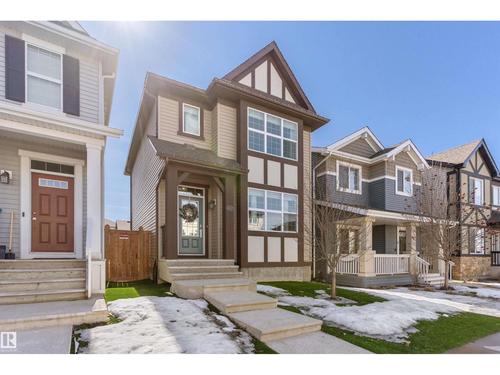 1227 Chappelle Boulevard SW, Edmonton, AB, T6W3R1