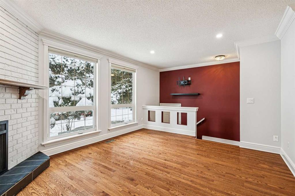 Additional image 5 of 131 Woodglen Way SW, Calgary, AB, T2W4L9