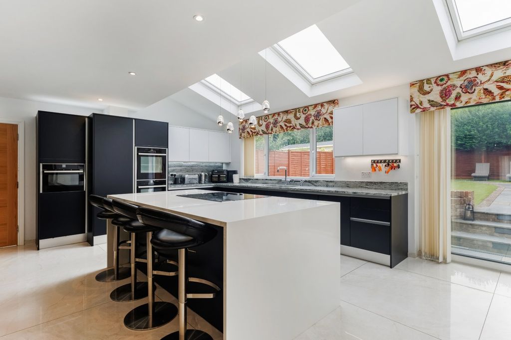 Additional image 6 of 7 bed detached house for saleBaas Hill Close, Broxbourne, Hertfordshire EN10