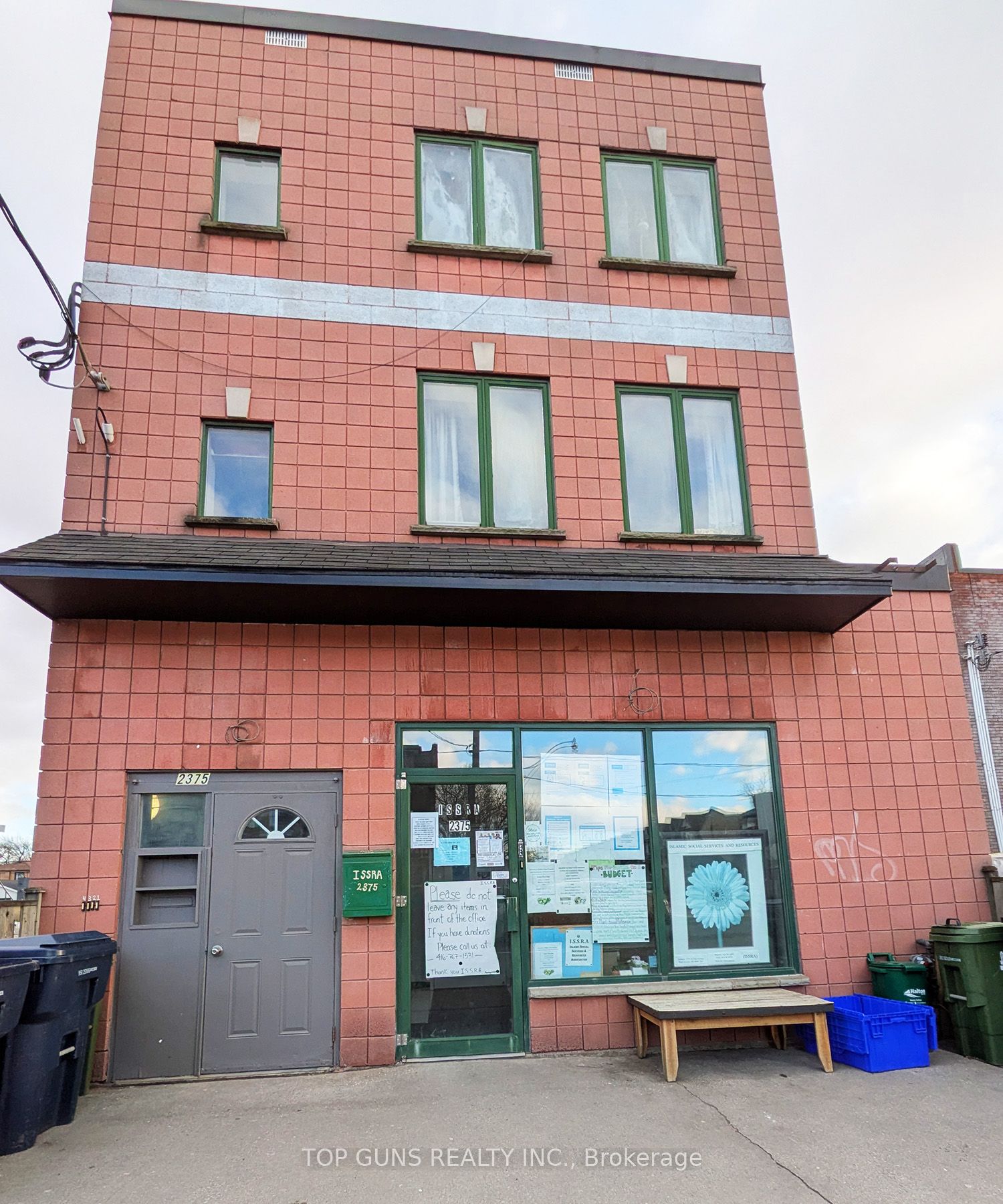 2375 St Clair Avenue W, Toronto, ON, M6N 1K9