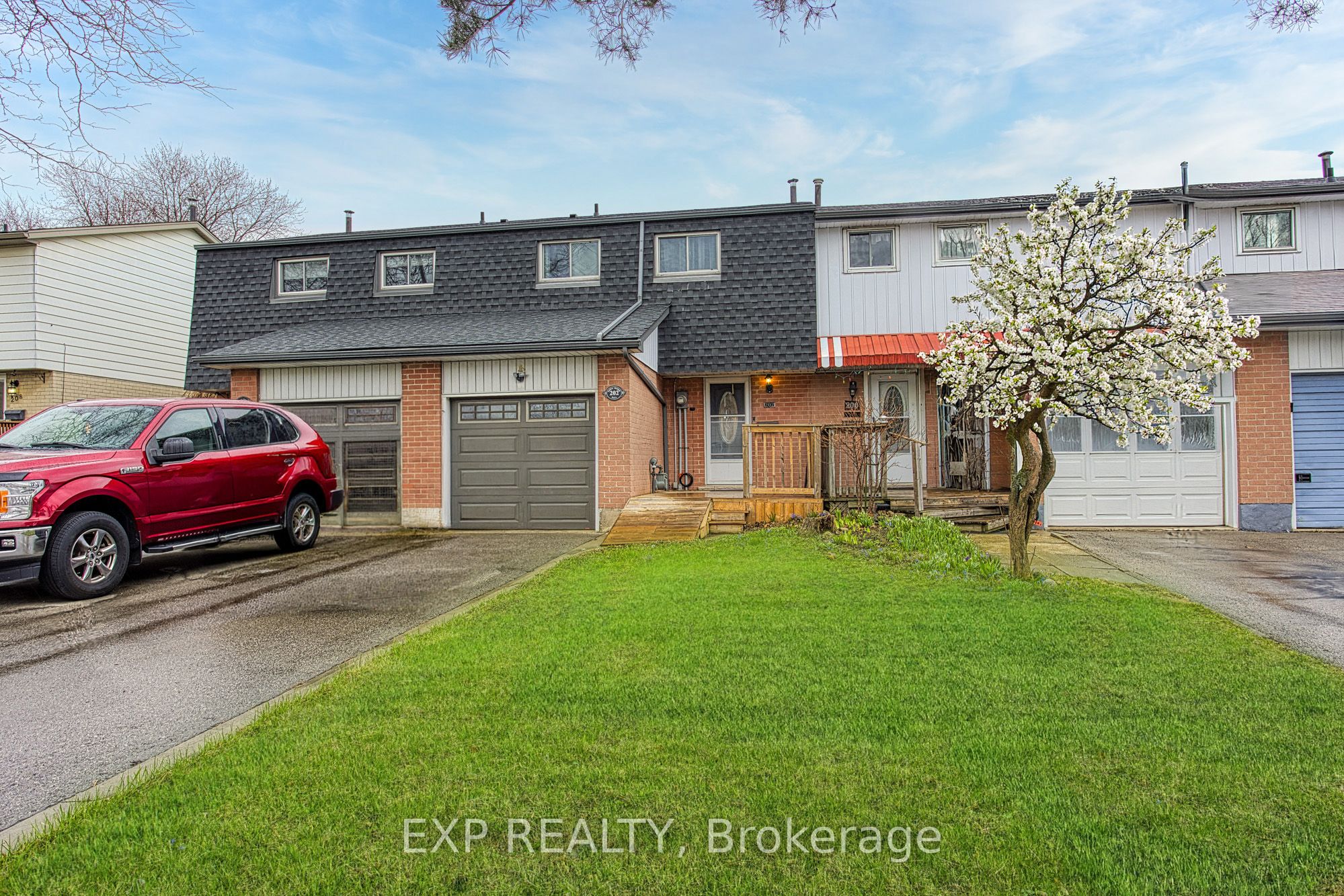 202 Golden Orchard Drive, Hamilton, ON, L9C 6J7