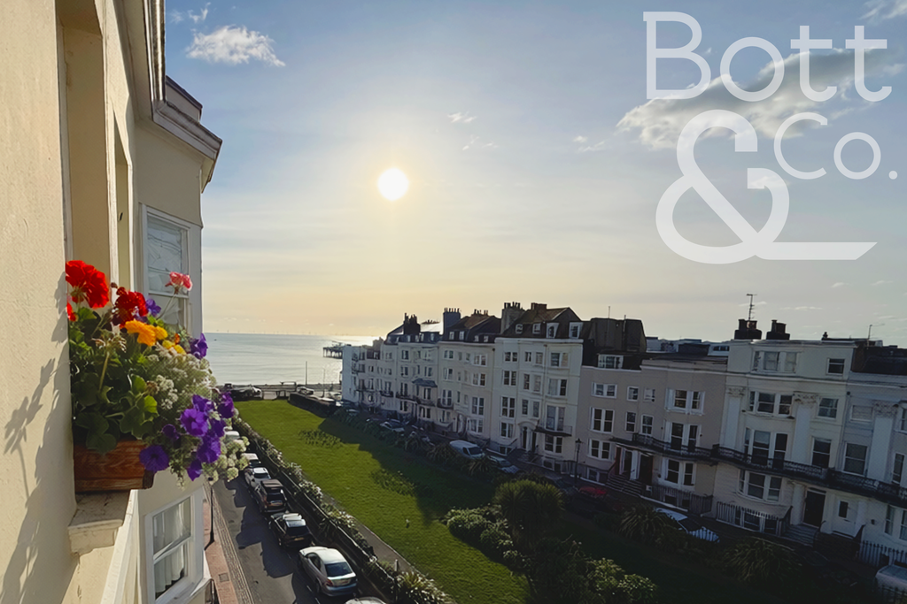 1 bed flat for saleNew Steine, Brighton BN2 photo 3