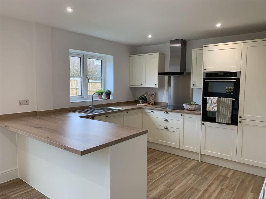 4 bed detached house for saleFlorence Fields, Leintwardine SY7 photo 2