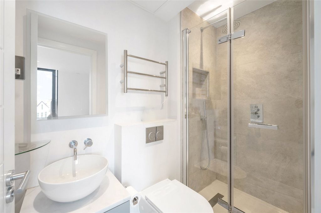 Additional image 6 of 2 bed flat for saleAlbemarle Road, Beckenham BR3