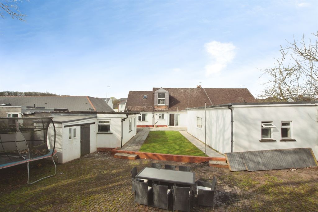 Additional image 2 of 5 bed semi-detached bungalow for saleHeath Park Avenue, Cardiff CF14