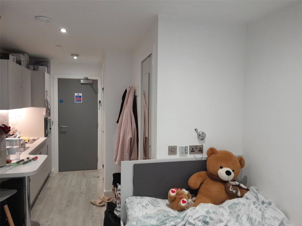 Additional image 3 of 1 bed flat for saleThe Metropolis, 16 The Midway, Newcastle-Under-Lyme, Staffordshire ST5