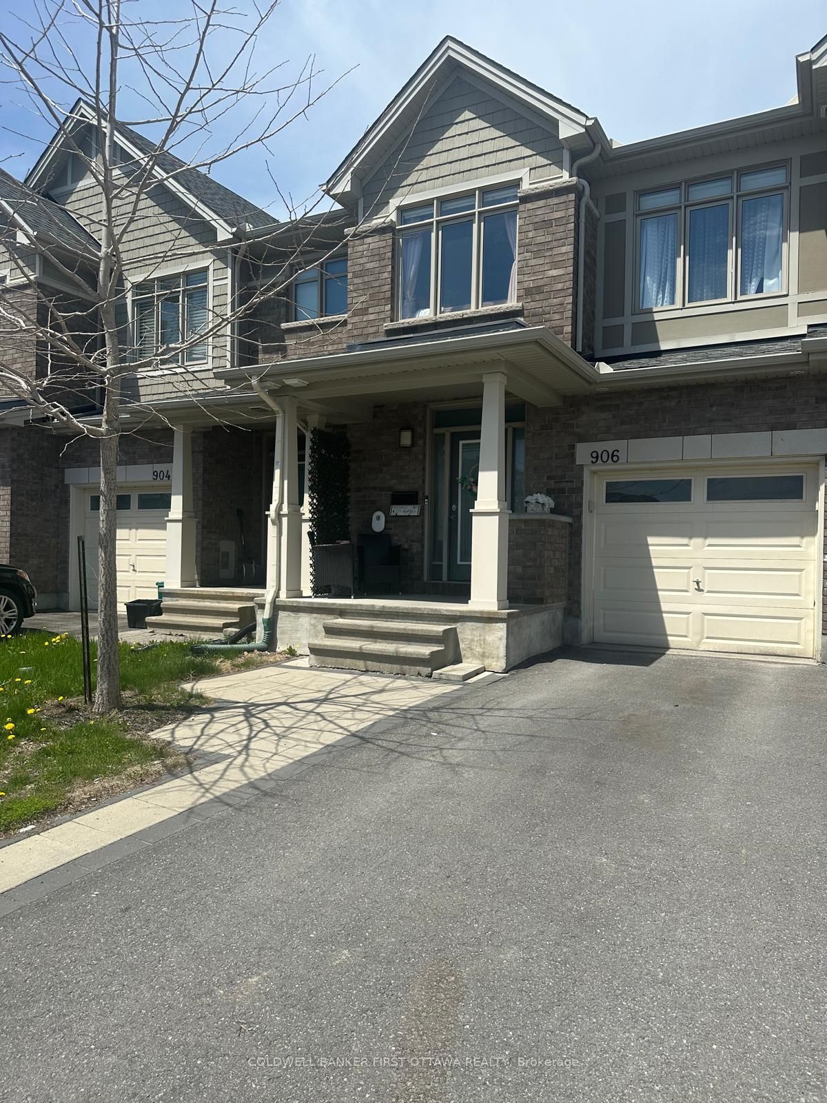 906 Littlerock Street, Ottawa, ON, K1T 0N2