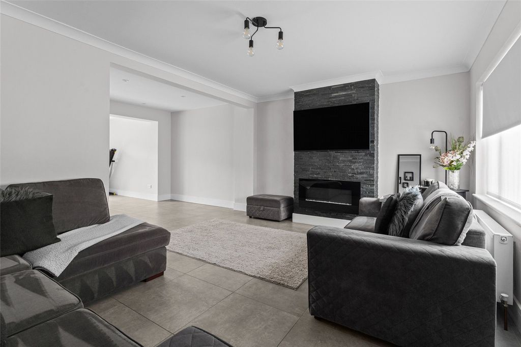 Additional image 10 of 4 bed semi-detached house for saleFollett Drive, Abbots Langley, Hertfordshire WD5