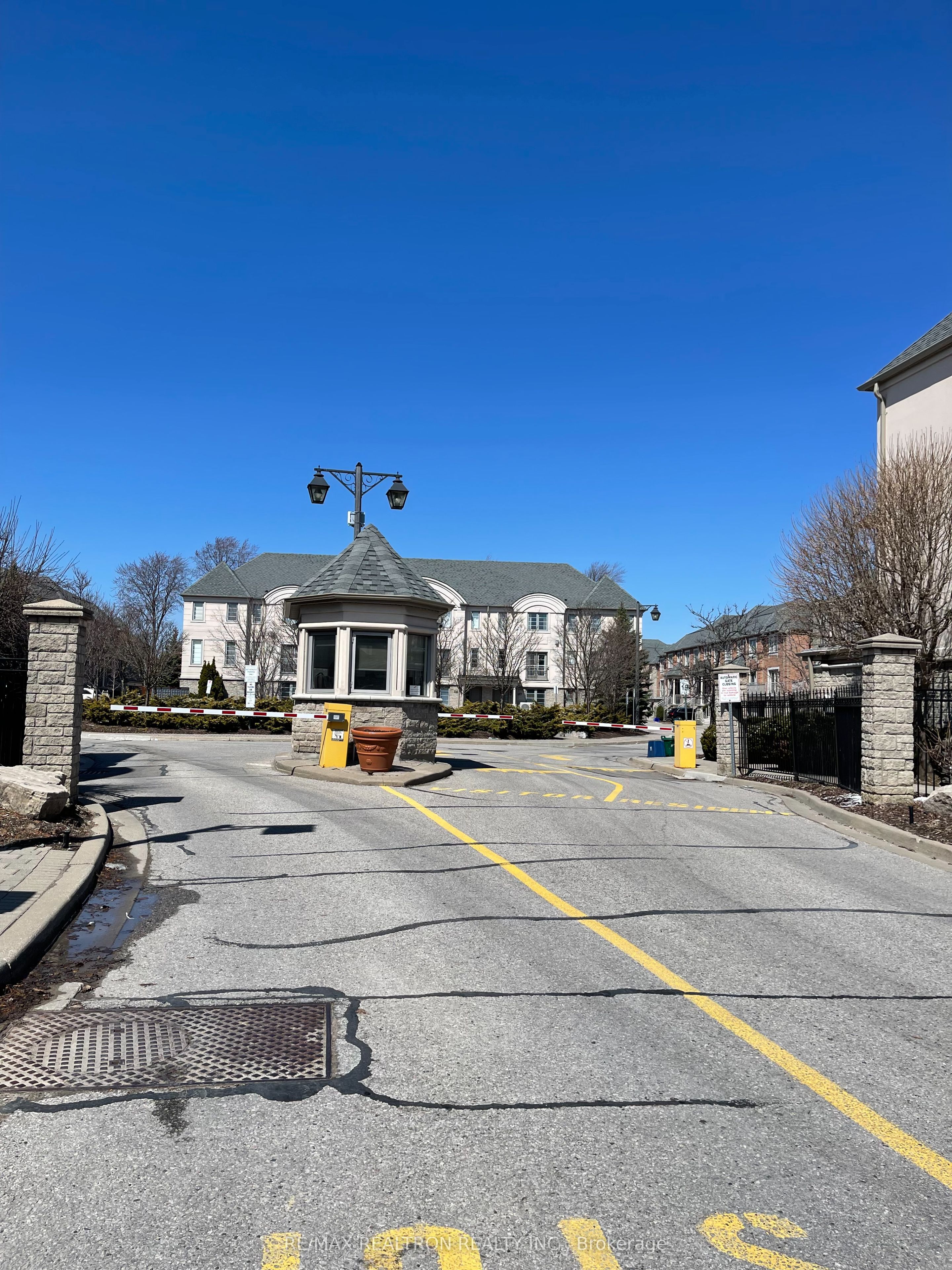 Additional image 2 of 97-9133 Bayview Avenue, Richmond Hill, ON, L4B 4V7