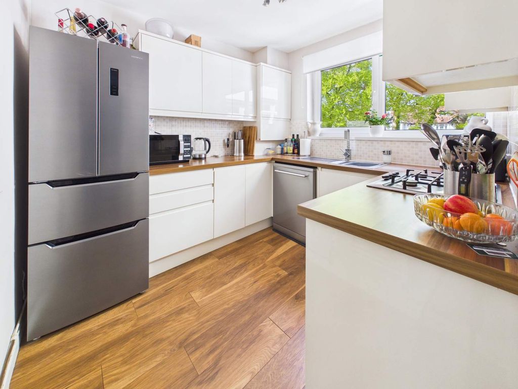 Additional image 2 of 2 bed flat for saleLynwood Court, Drysgol Road, Radyr, Cardiff. CF15