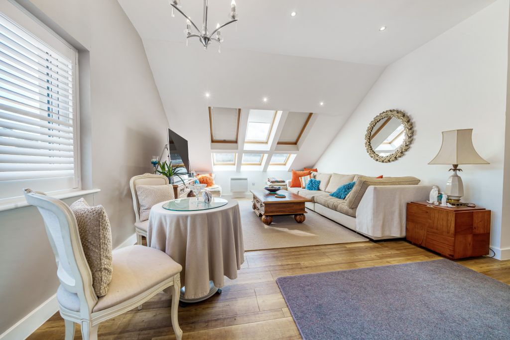 Additional image 8 of 2 bed flat for saleReigate Road, Dorking RH4