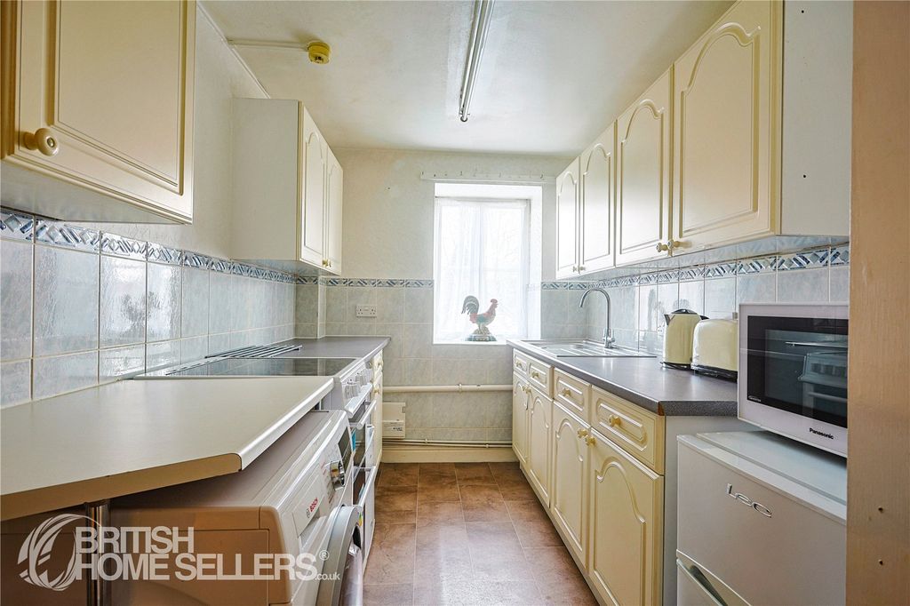 Additional image 5 of 2 bed flat for saleRamsgate Road, Louth, Lincolnshire LN11