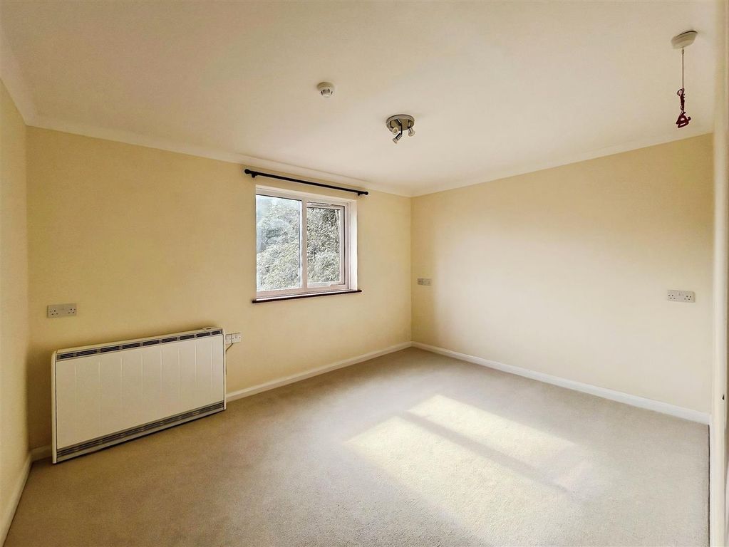 Additional image 2 of 1 bed property for saleSt. Benedicts Close, Aldershot GU11