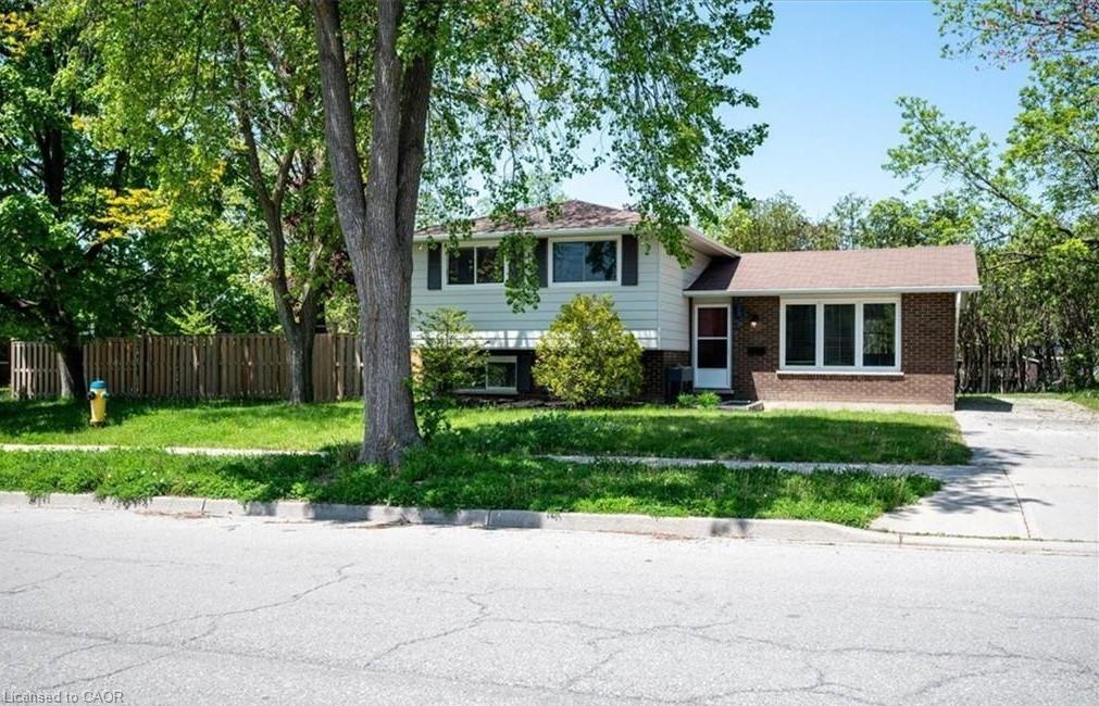 152 Macgregor Crescent, Waterloo, ON, N2J 3W9