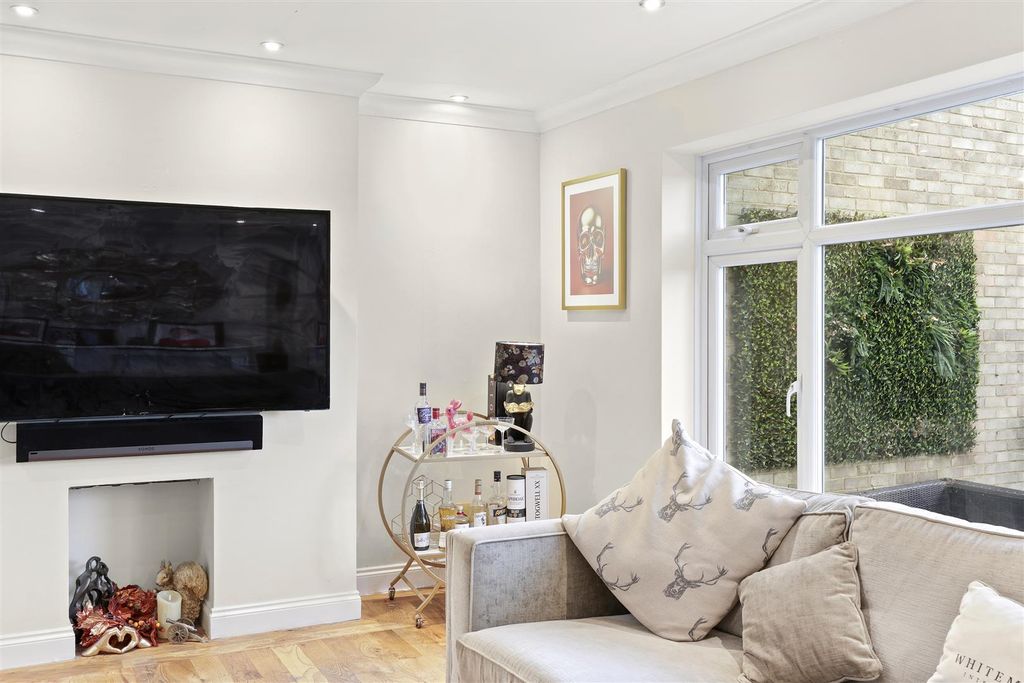 Additional image 10 of 5 bed semi-detached house for saleArdmore Lane, Buckhurst Hill IG9