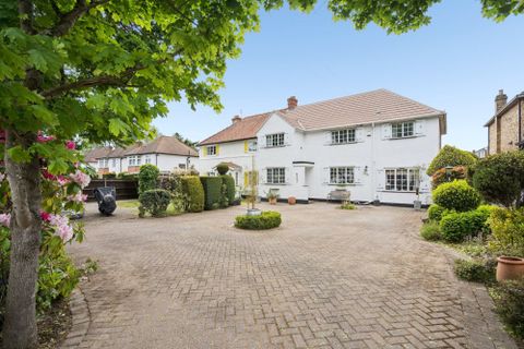 Swakeleys Road, Ickenham UB10