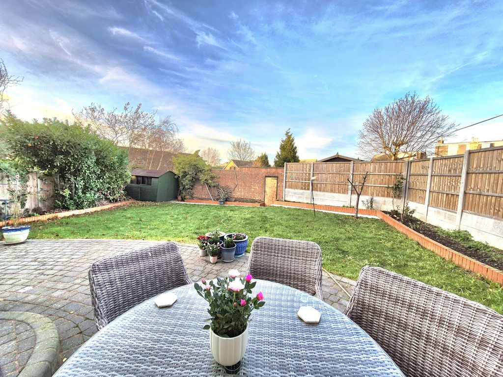 Additional image 23 of 4 bed semi-detached house for saleDevon Close, Buckhurst Hill IG9