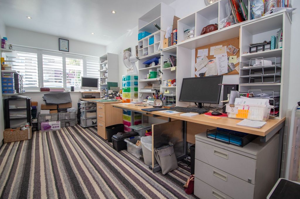 Additional image 22 of 4 bed terraced house for saleOn The Hill, Carpenders Park, Watford WD19