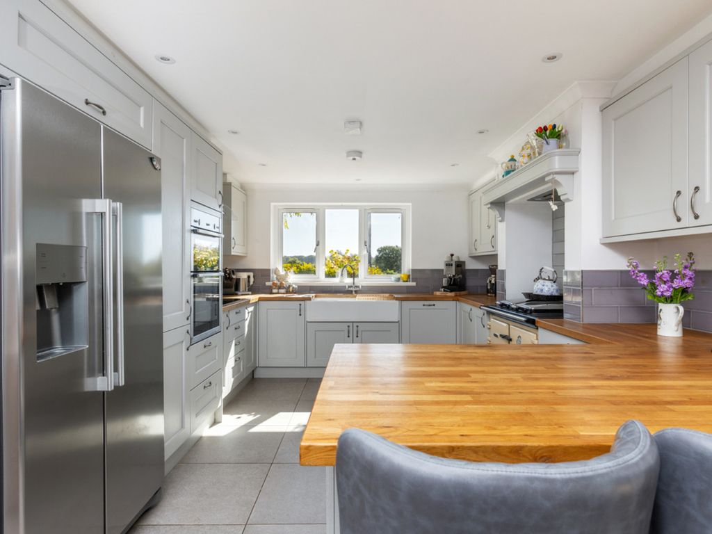 6 bed detached house for saleDummer Down Lane, Dummer RG25 photo 5