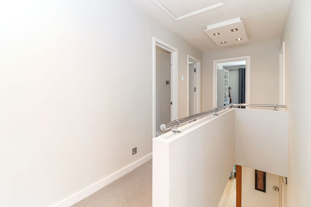 Additional image 21 of 5 bed property for saleAbbots Road, Abbots Langley WD5