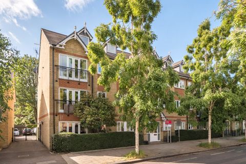 Larkhall Lane, Clapham, London SW4
