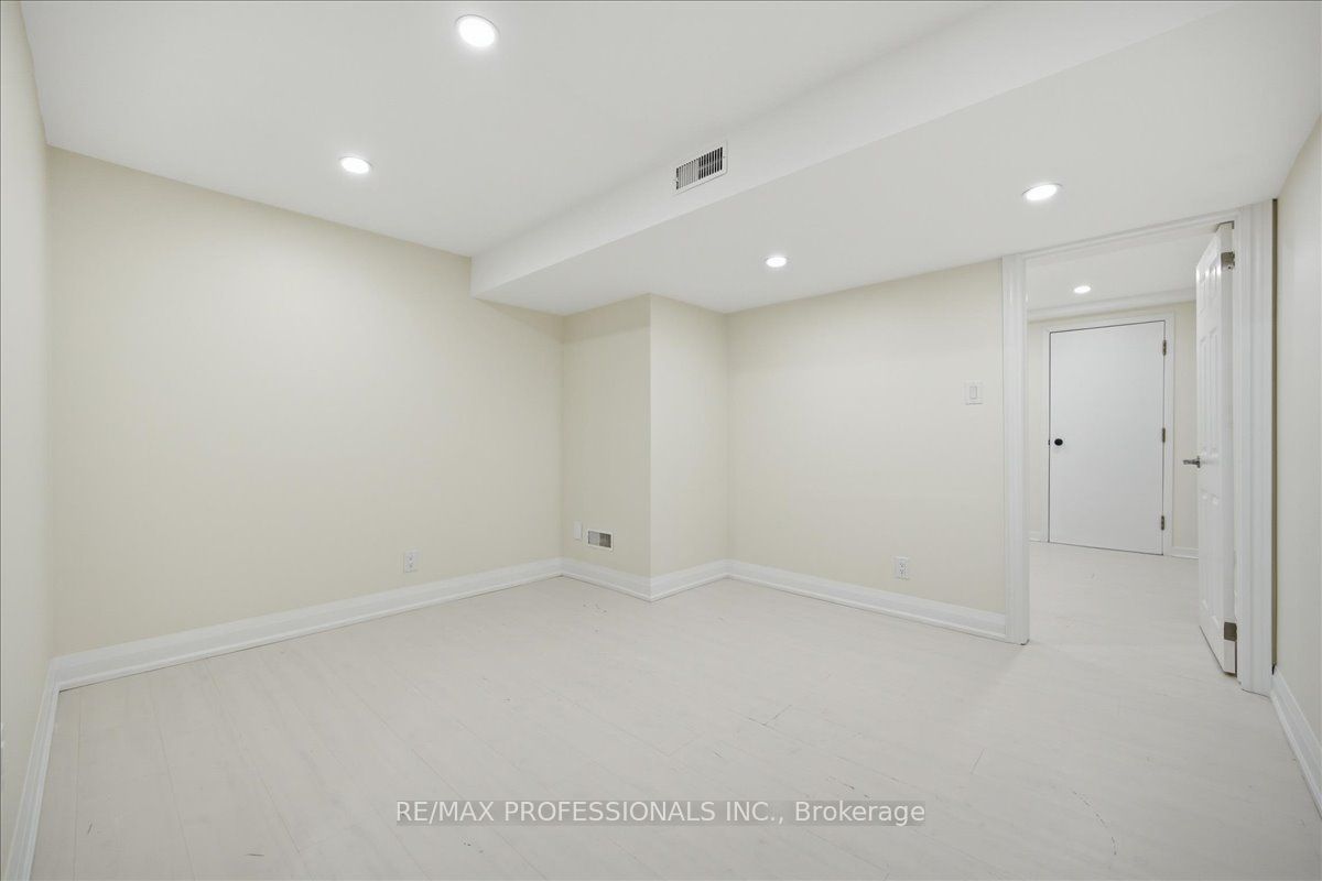 Additional image 4 of C-9611 Keele Street, Vaughan, ON, L6A 1M1