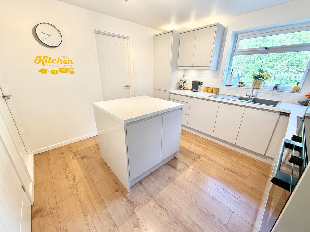 Additional image 3 of 4 bed detached house for saleMayflower Drive, Pensnett, Brierley Hill DY5