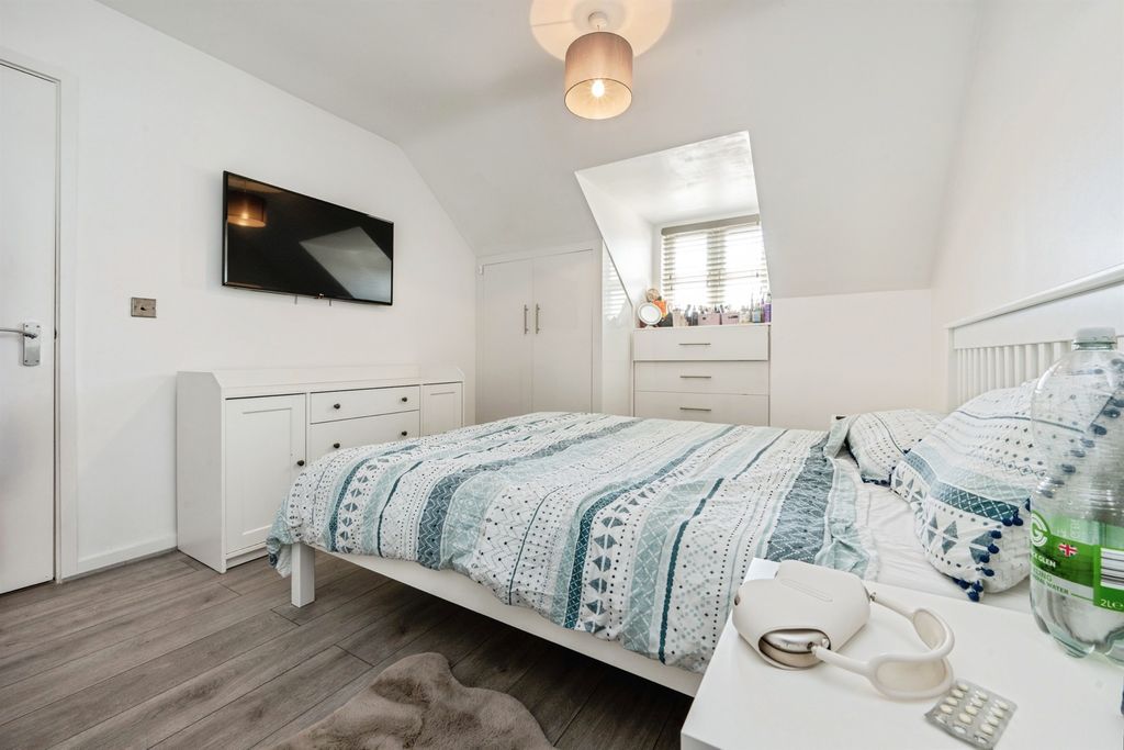Additional image 11 of 2 bed flat for salePalgrave Road, Bedford MK42