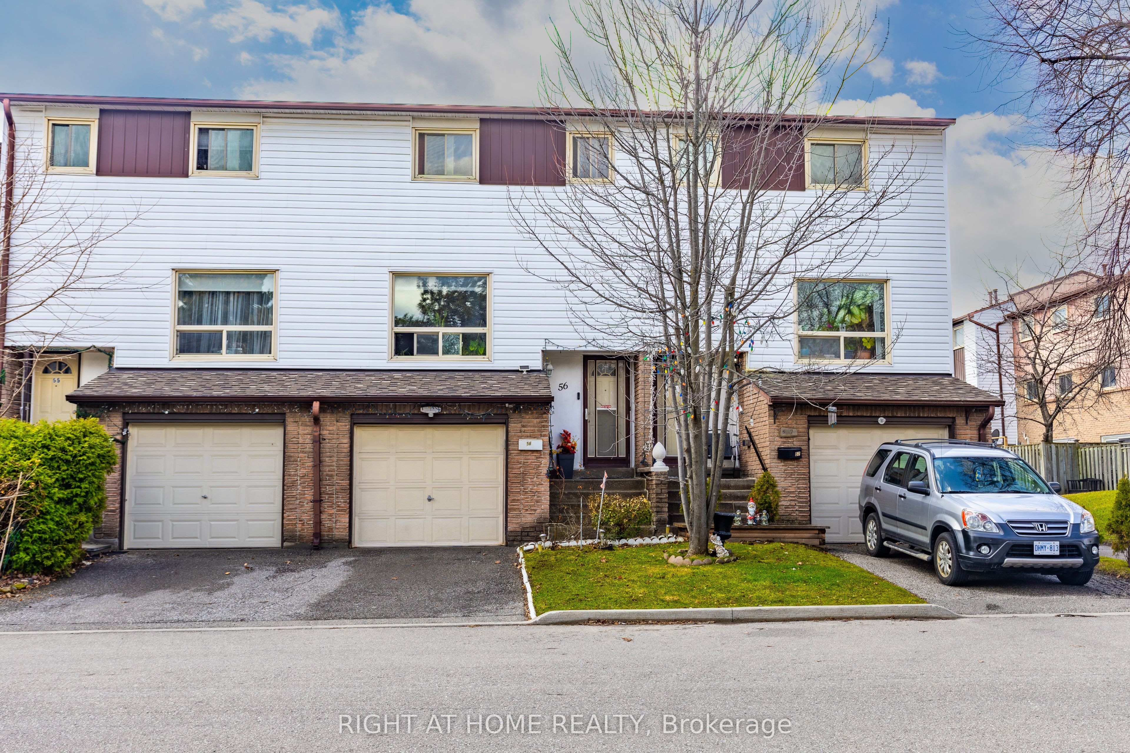 56-1221 Dundix Rd Road, Mississauga, ON, L4Y 3Y9