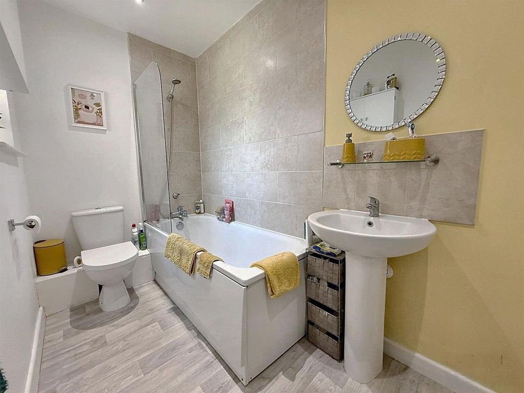 Additional image 8 of 2 bed maisonette for saleLangham Crescent, Billericay CM12