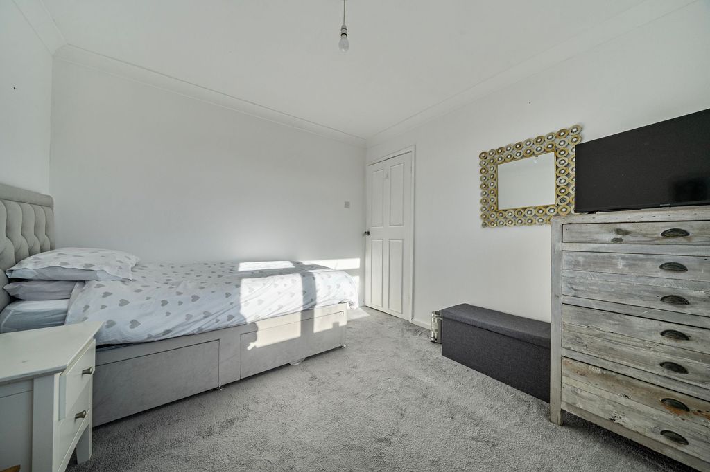 Additional image 10 of 2 bed maisonette for saleSt. Thomas Court, Pagham, Bognor Regis PO21