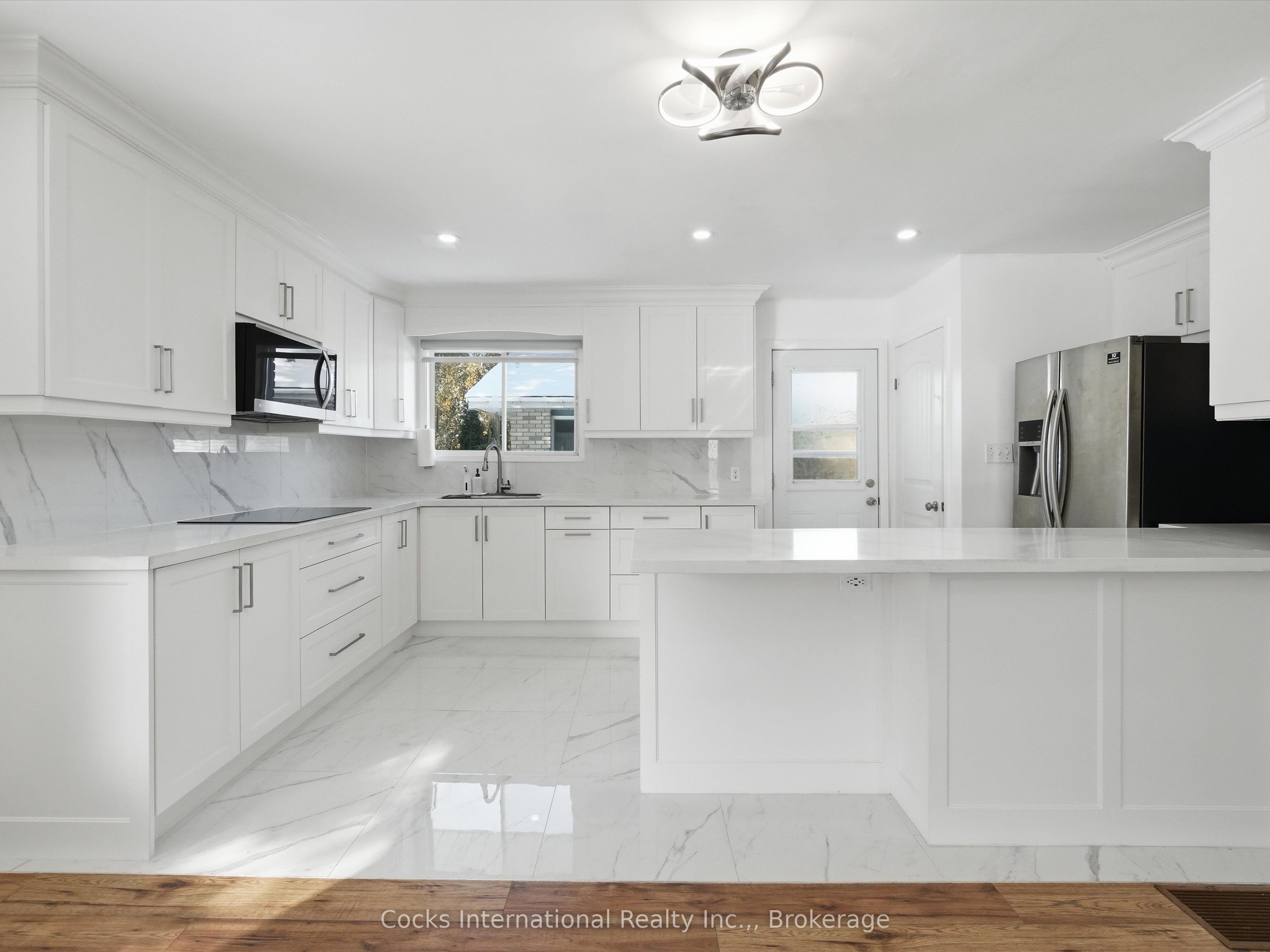 Additional image 3 of 36 Susan Street W, Huntsville, ON, P1H 1X2
