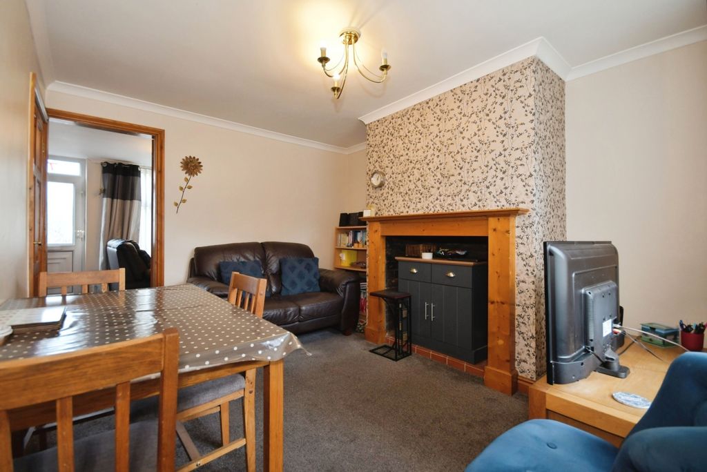 Additional image 8 of 2 bed terraced house for saleSanforth Street, Chesterfield, Derbyshire S41