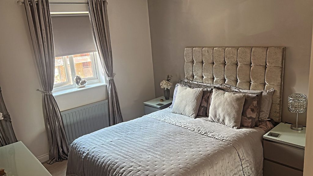 Additional image 6 of 2 bed flat for saleNuneaton Road, Bedworth, Warwickshire CV12