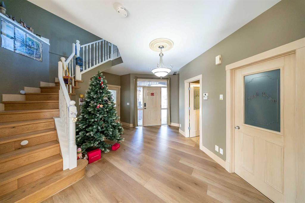 Additional image 4 of 39 Slopes Grove SW, Calgary, AB, T3H 3Y6