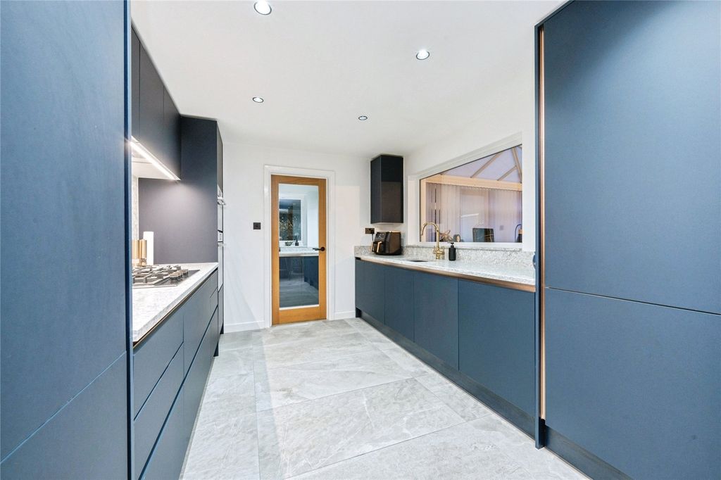 Additional image 9 of 5 bed detached house for saleChaucer Drive, Biggleswade, Bedfordshire SG18