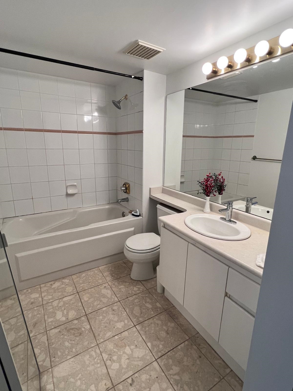 Additional image 6 of 501-10899 University Drive, Surrey, BC, V3T 5V2