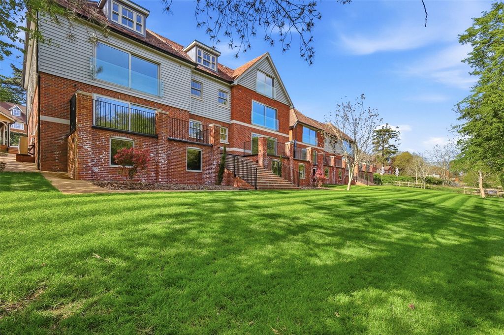 Additional image 11 of 2 bed flat for saleForest Heights, High Lane, Stansted, Essex CM24