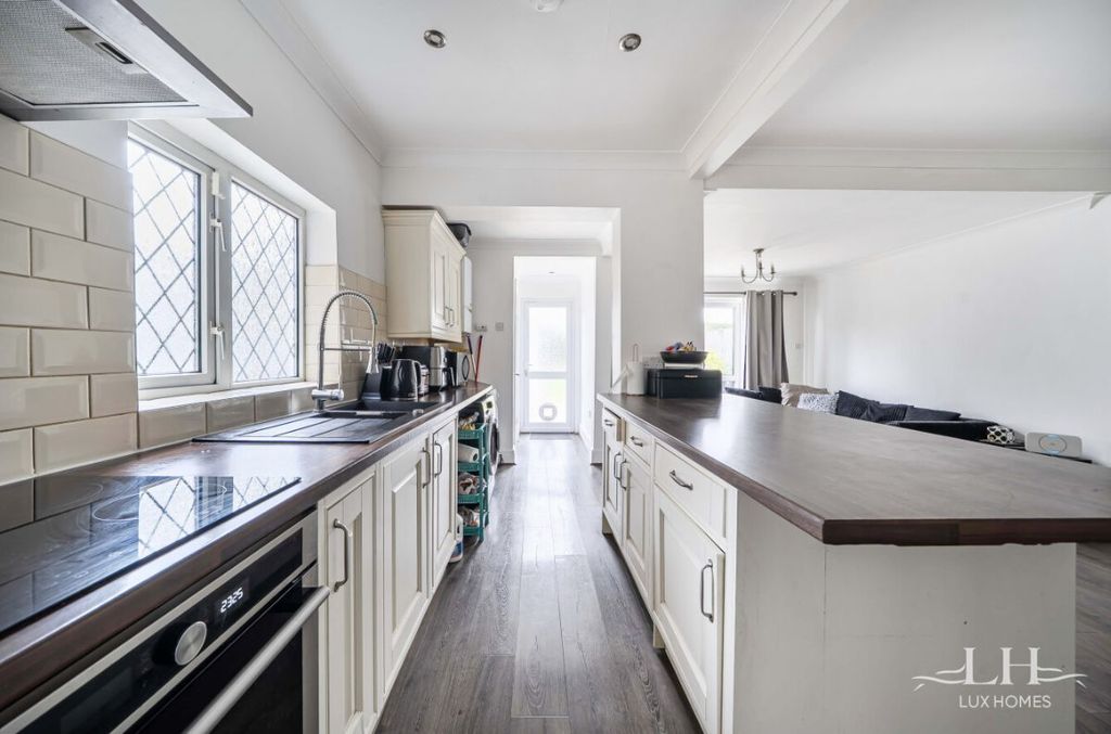 Additional image 4 of 5 bed end terrace house for saleRainsford Way, Hornchurch RM12