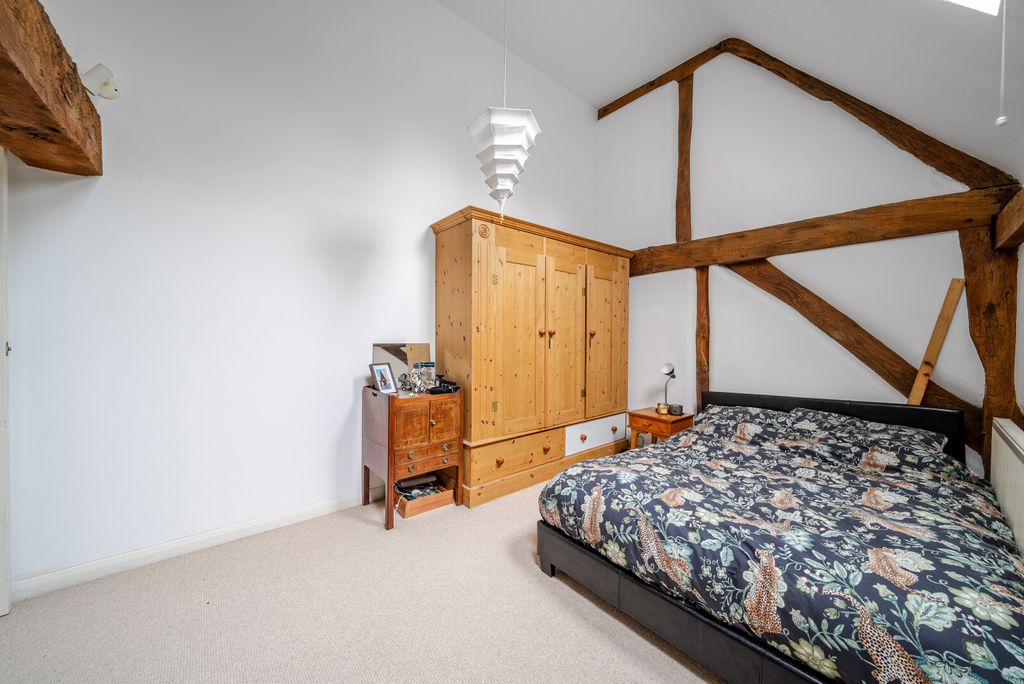 Additional image 16 of 3 bed semi-detached house for saleHatch Farm Mews, Addlestone KT15