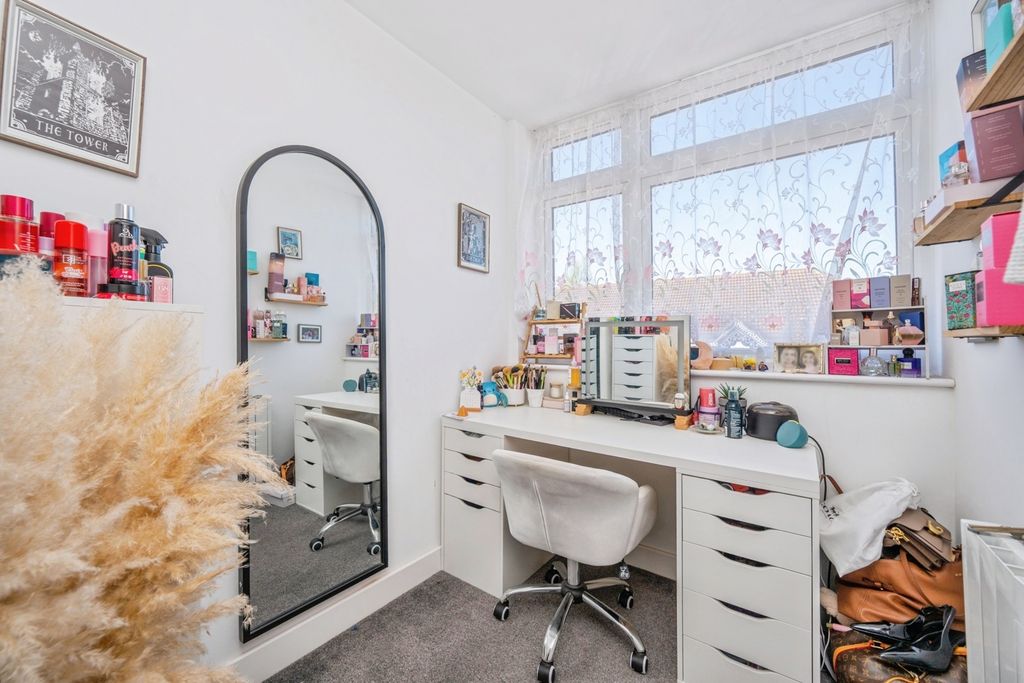 Additional image 15 of 3 bed flat for saleBrowns Lane, Dordon, Tamworth, Warwickshire B78