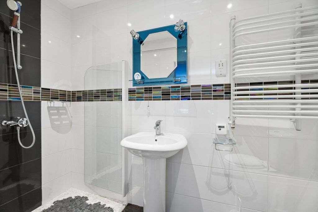 Additional image 12 of 5 bed semi-detached bungalow for saleSt Georges Drive, Carpenders Park, Watford WD19