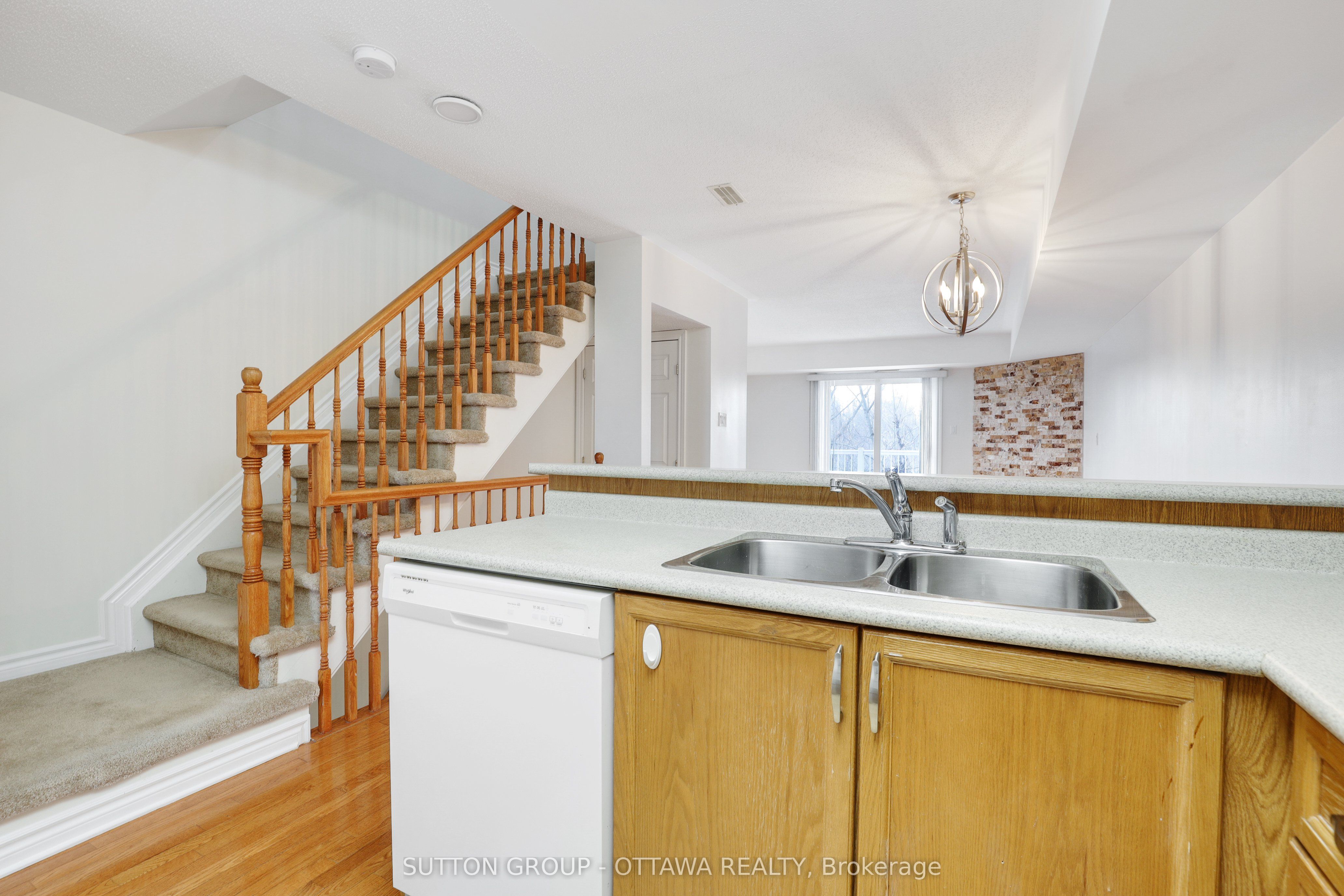 Additional image 6 of 115 Tall Pines Private, Ottawa, ON, K2H 1H1