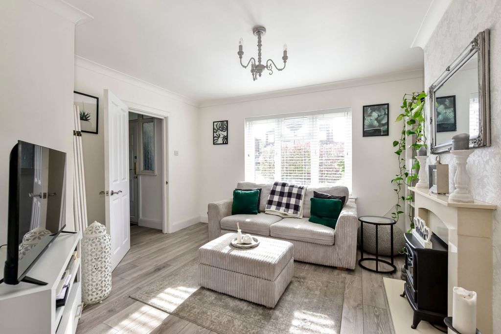 Additional image 11 of 4 bed semi-detached house for saleTibbs Hill Road, Abbots Langley WD5