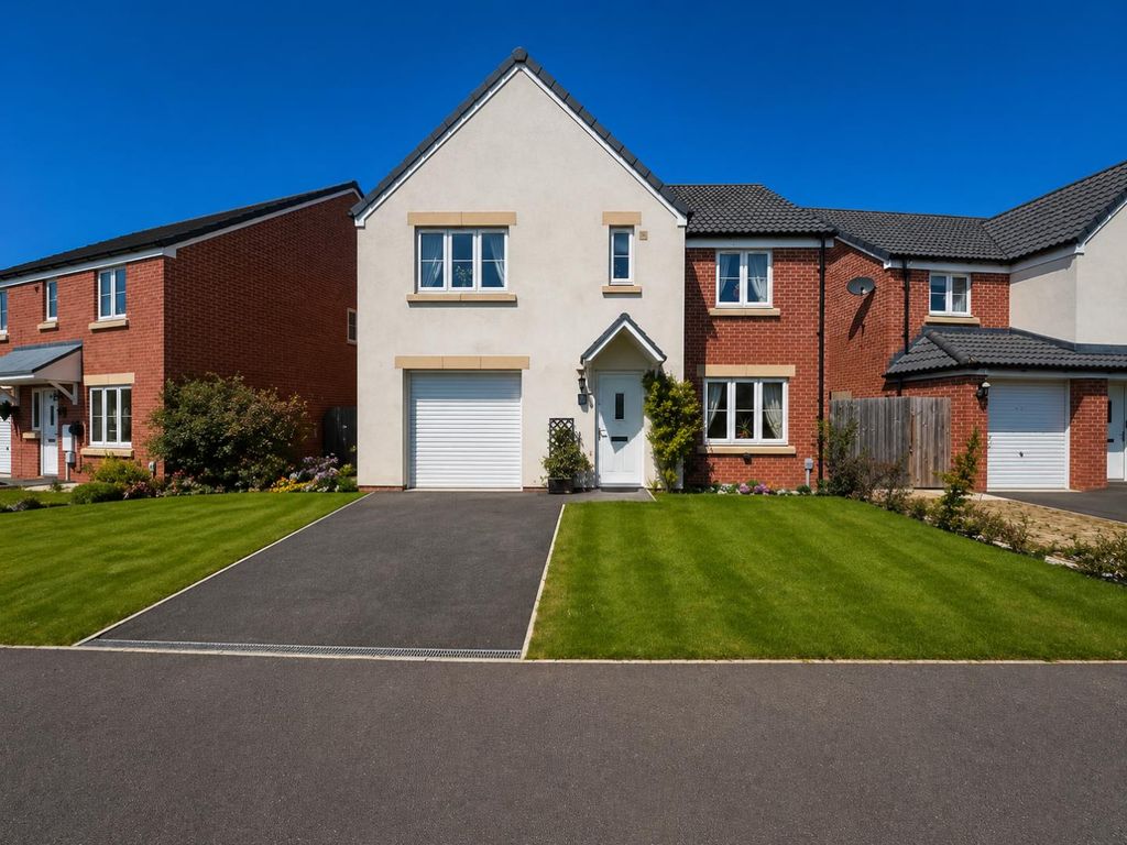 5 bed detached house for saleChamberlayne Crescent, Berkeley GL13