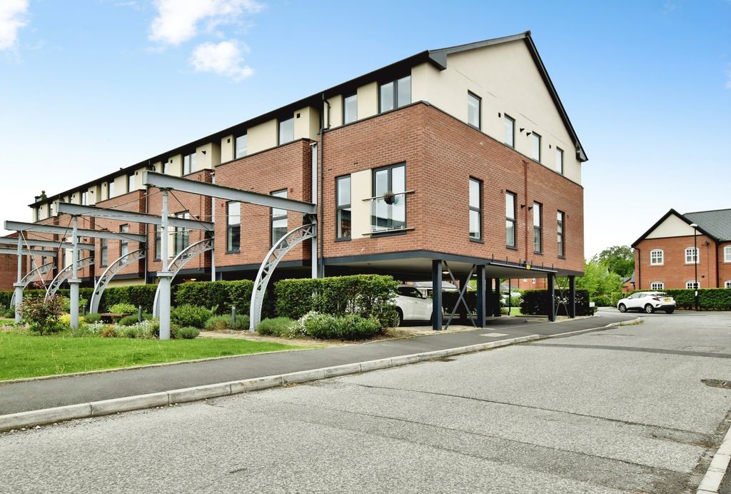 2 bed flat for saleBaskerville Road, Altrincham, Greater Manchester WA14