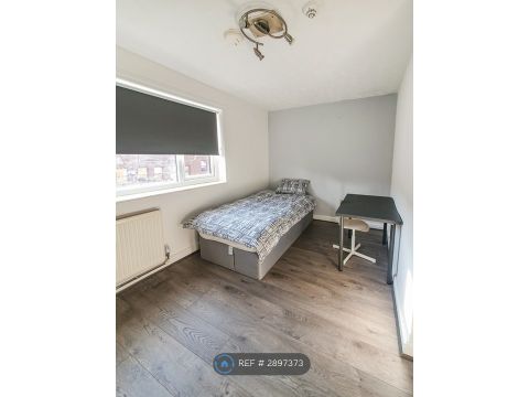Mansfield Road, Nottingham NG1, Studio to rent