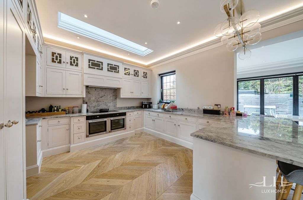 Additional image 8 of 5 bed detached house for saleFreeman Way, Emerson Park RM11