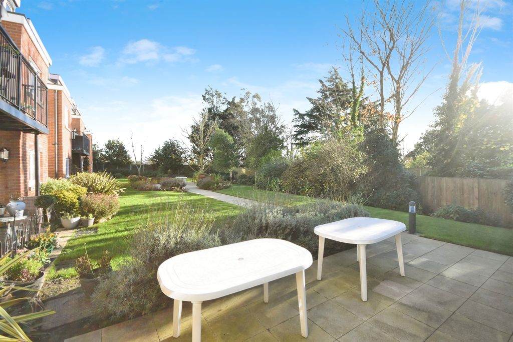 Additional image 12 of 1 bed flat for saleLaindon Road, Billericay CM12