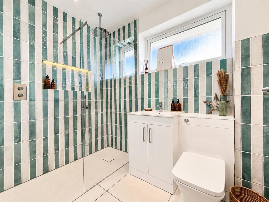 2 bed detached bungalow for saleWindmill Close, Brixham TQ5 photo 5